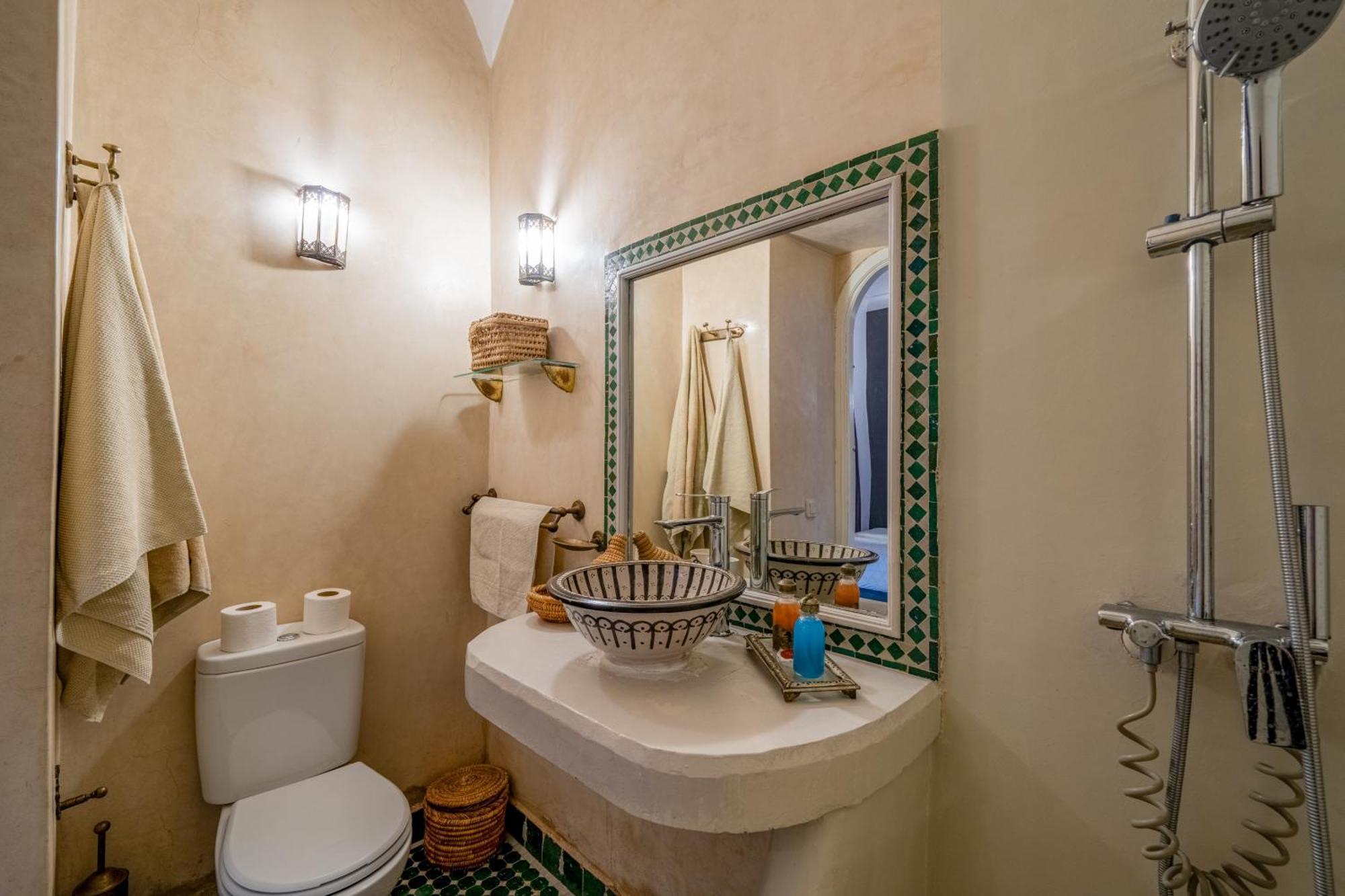 Awinati Location Privatisee ,piscine Chauffee , Beau Rooftop Riad 3*