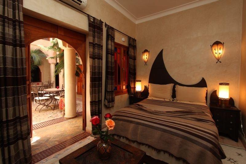 Awinati Location Privatisee ,piscine Chauffee , Beau Rooftop Riad