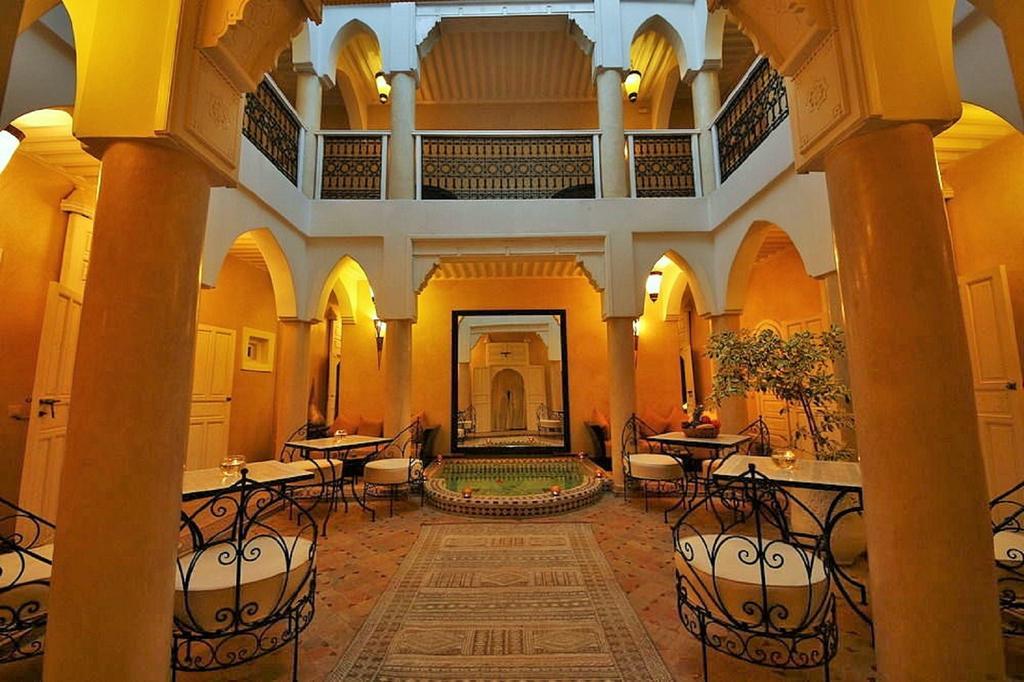 Riad Awinati Location Privatisee ,piscine Chauffee , Beau Rooftop Marrakesh