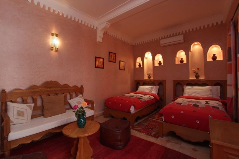 Awinati Location Privatisee ,piscine Chauffee , Beau Rooftop Riad 3*