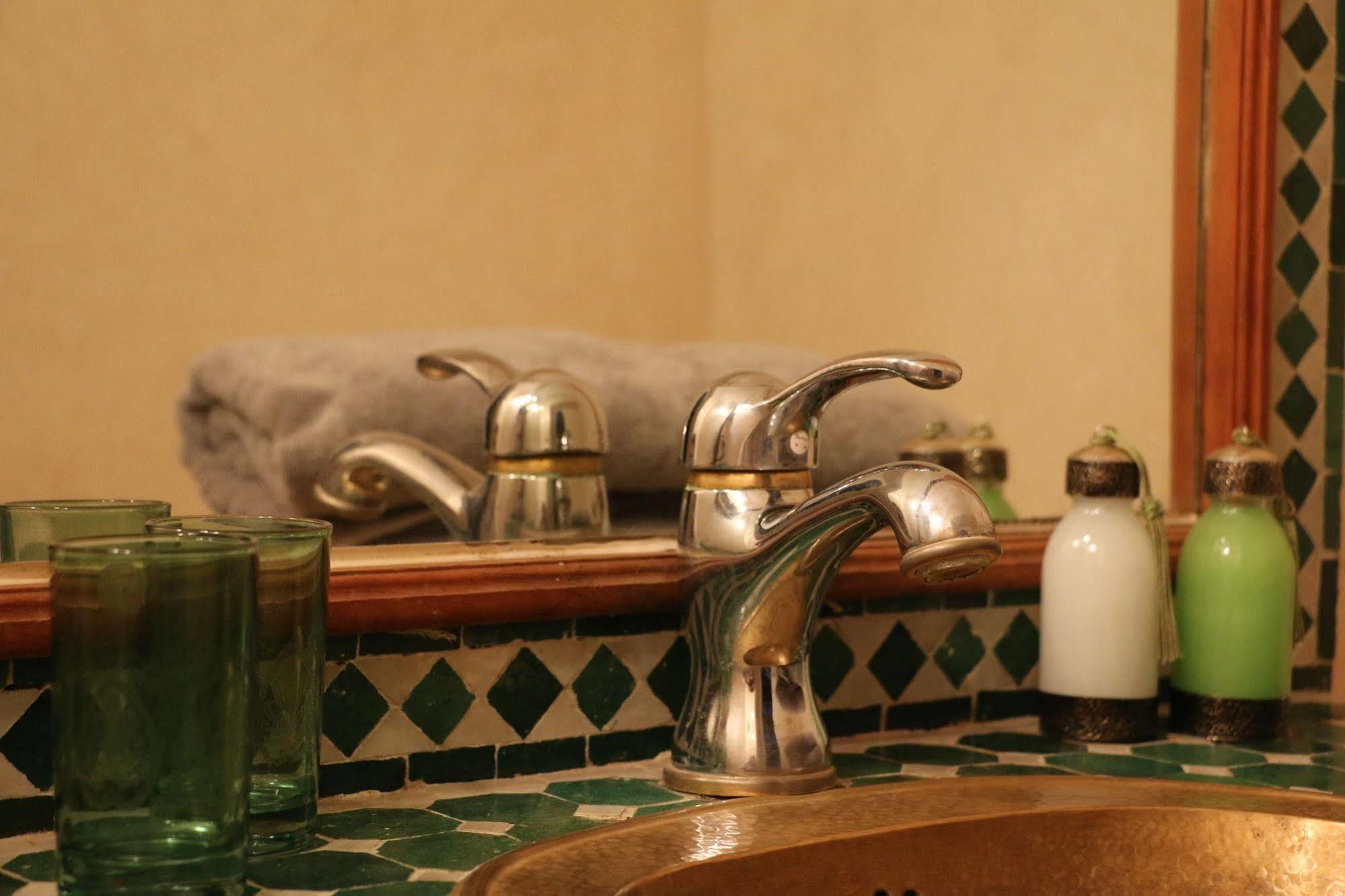Riad Awinati Location Privatisee ,piscine Chauffee , Beau Rooftop Marrakesh