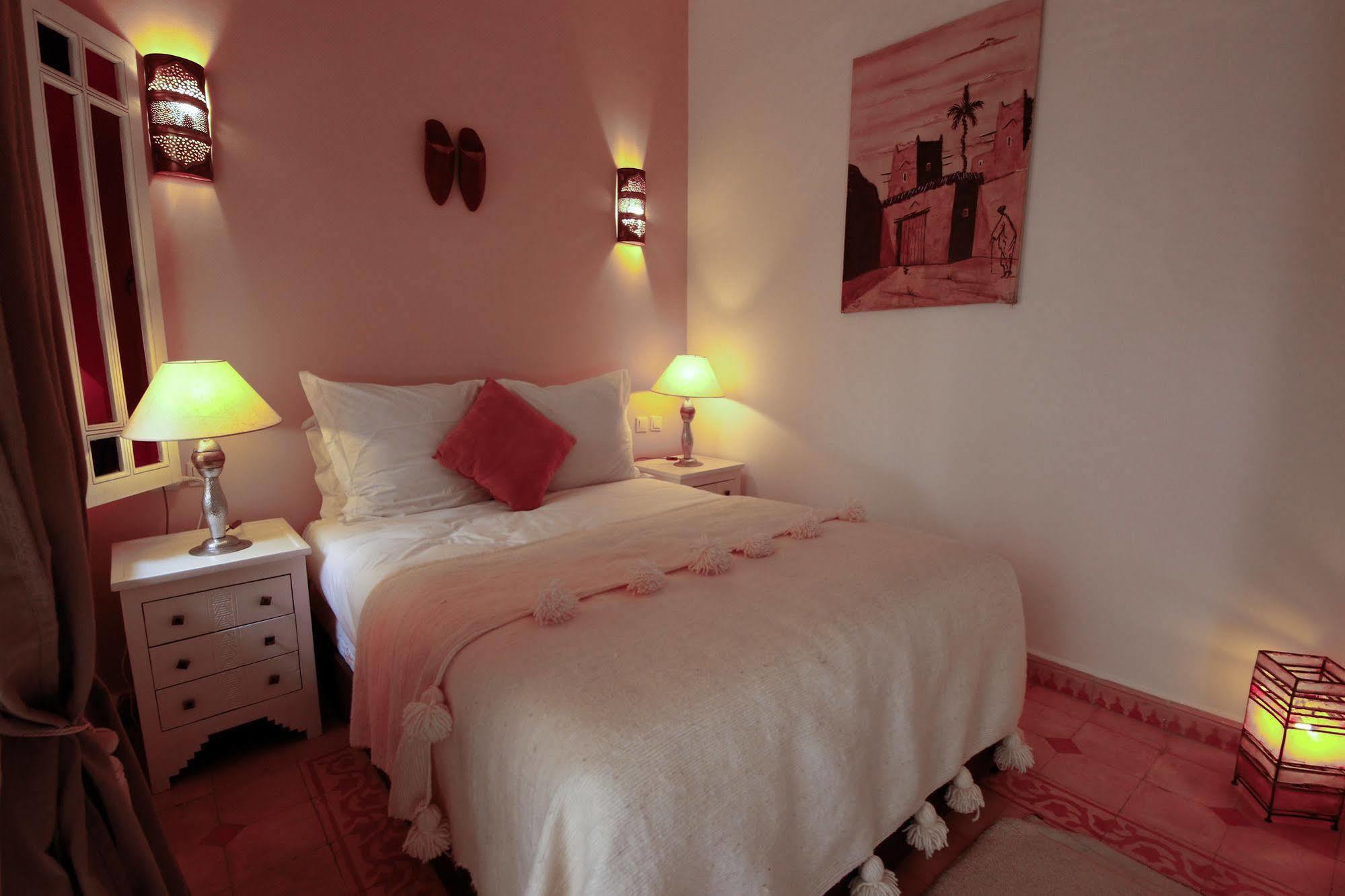 Riad Awinati Location Privatisee ,piscine Chauffee , Beau Rooftop Marrakesh