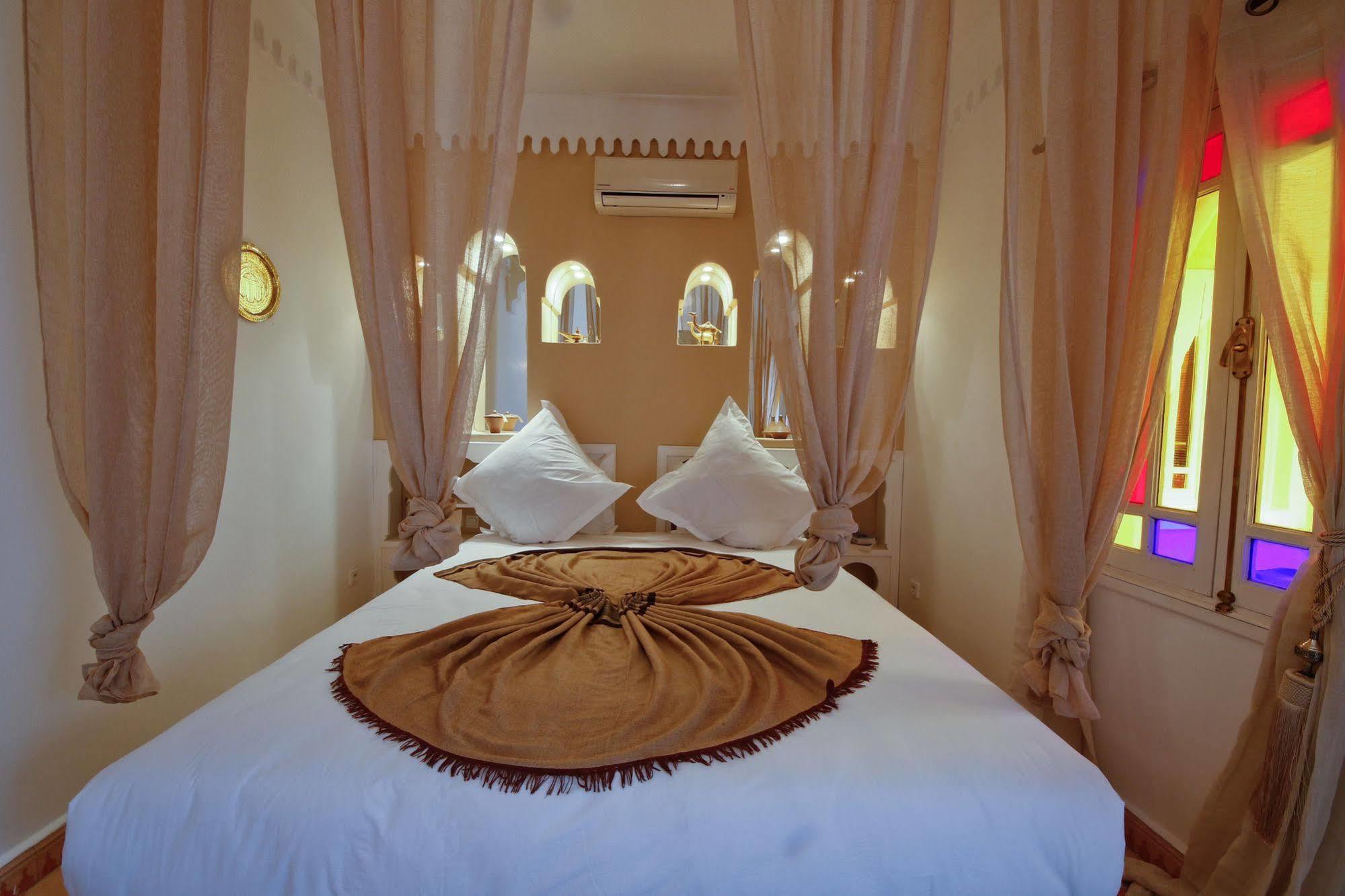 Riad Awinati Location Privatisee ,piscine Chauffee , Beau Rooftop 3*