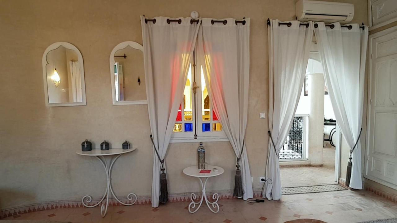 Riad Awinati Location Privatisee ,piscine Chauffee , Beau Rooftop Marrakesh