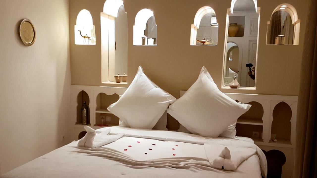Riad Awinati Location Privatisee ,piscine Chauffee , Beau Rooftop Marrakesh