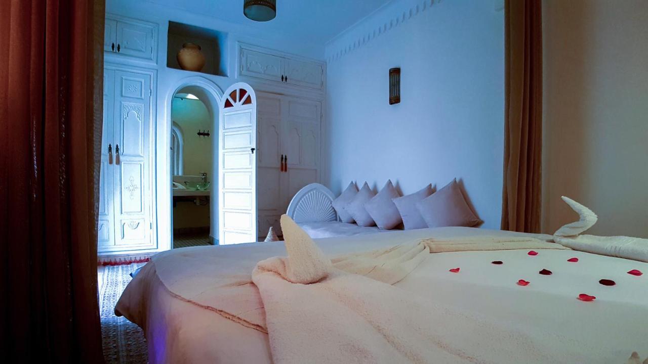 Riad Awinati Location Privatisee ,piscine Chauffee , Beau Rooftop Marrakesh